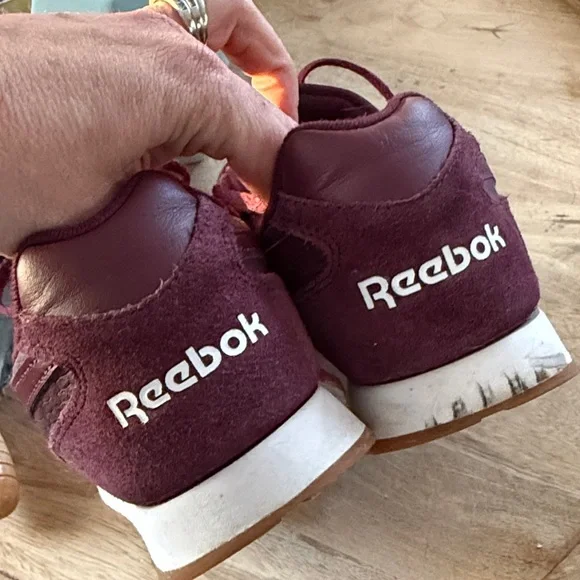 Reebok Classic Maroon Sneakers - Picture 5 of 7